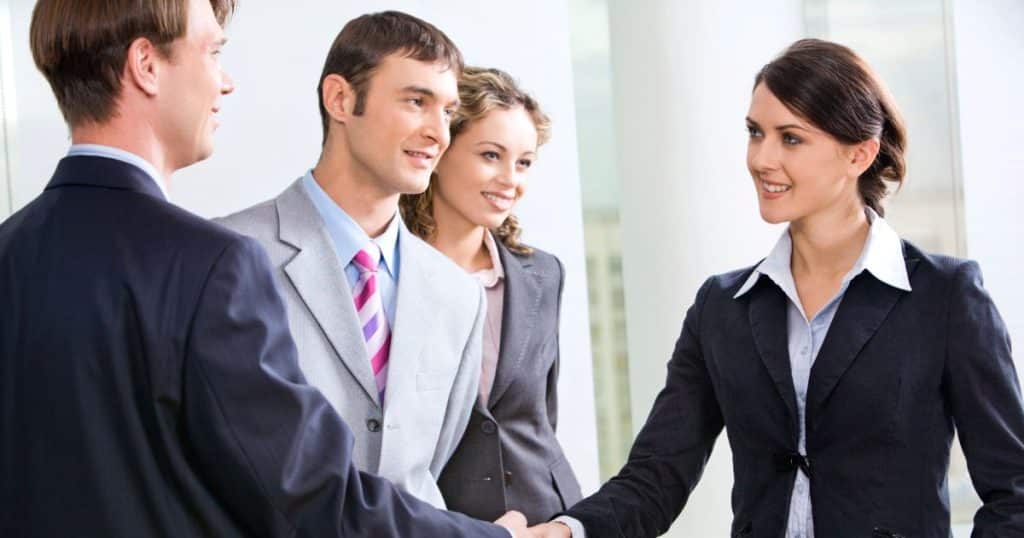 Cómo aplicar PNL en cierres de ventas y cerrar más negocios