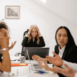 Técnicas de PNL para resolver conflictos laborales